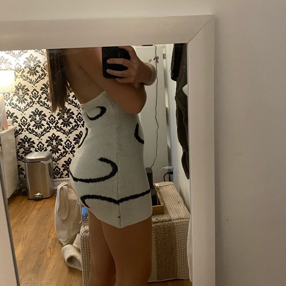 Black and white patterned halter dress. - Picture 3 of 3